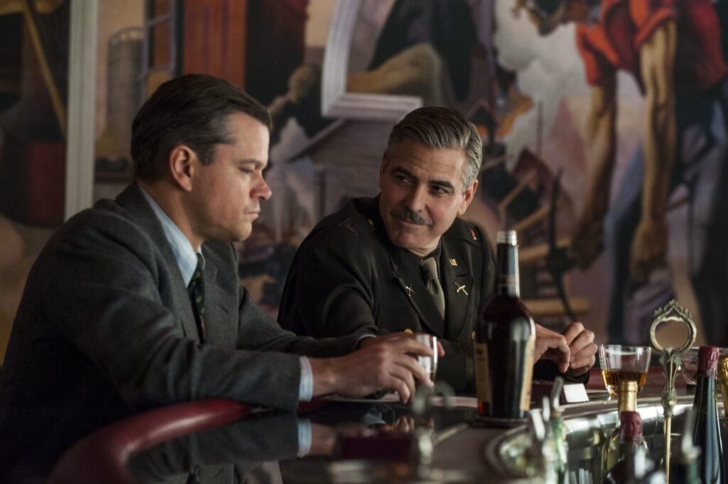 HITLER UKRAO, CLOONEY VRAĆA